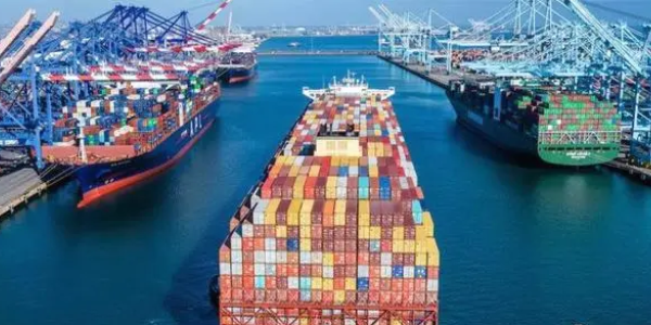 集装箱船闲置运力大幅下降，，，，，，未来集装箱海运费还会一连下跌