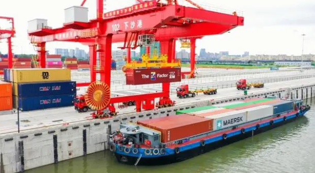 长江口大雾集装箱班轮收支受阻  --  云顶国际物流