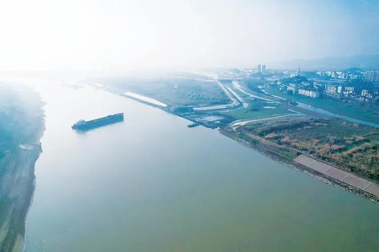 市场运价小幅回升，，，，，本期（7月27~8月2日）中海内贸集运指数报1010点  --  云顶国际物流