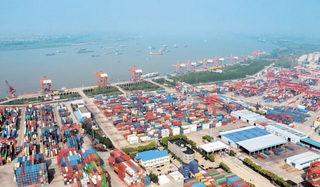 货量仍然低迷，，，，，，本期（2023年5月27日至6月02日）中海内贸集装箱运价指数维持淡季行情  --  云顶国际物流
