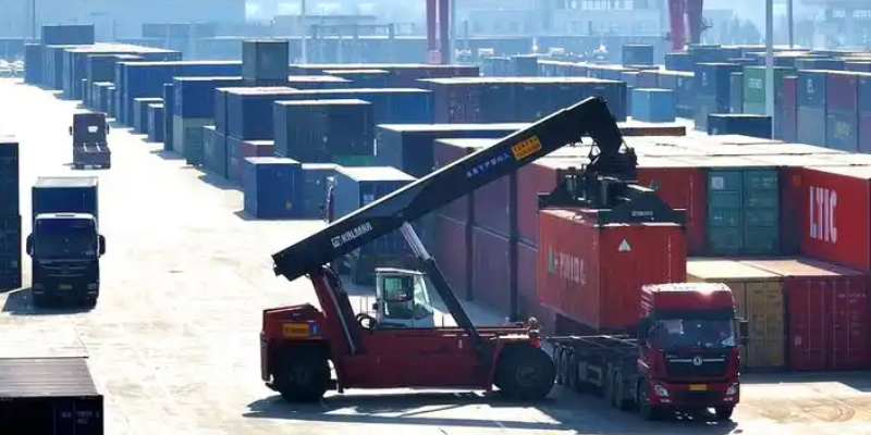 海内市场需求一连上升，，，，，，本期内贸集装箱运价指数环比上涨（2022年10月29日至11月04日）